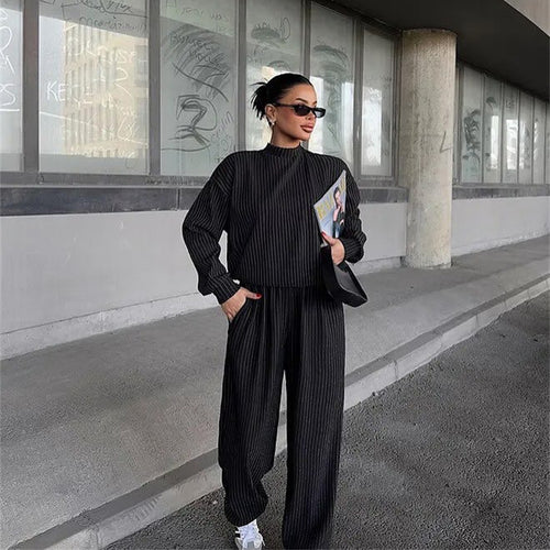 Casual and modern knit set for women with rib structure and wide leg Lune London