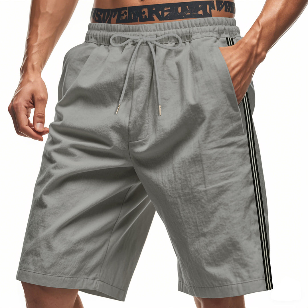 Lune London men's sporty bermuda shorts with elastic waistband and side pockets