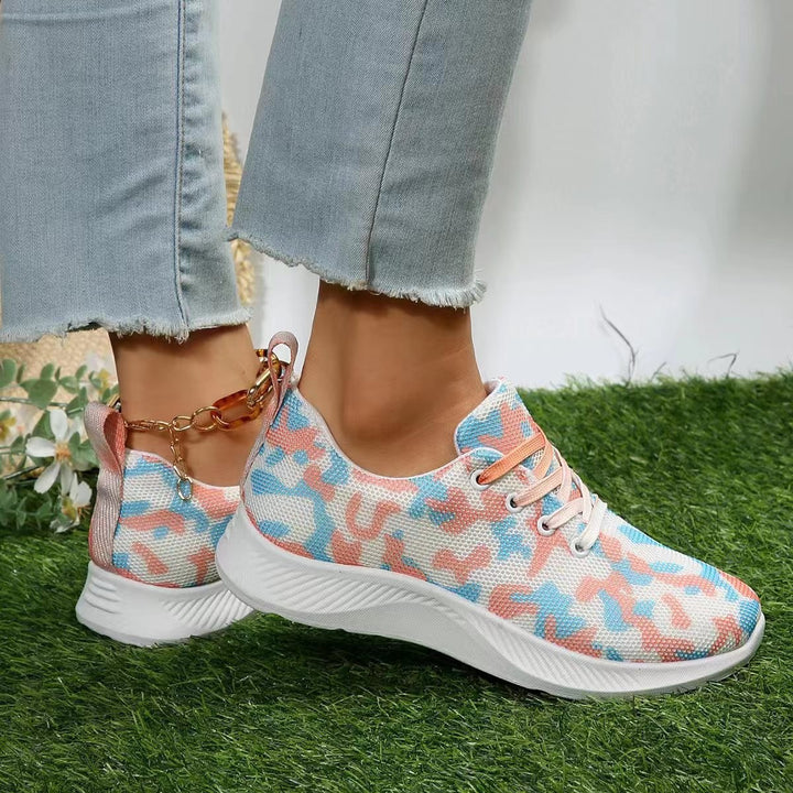 Ladies trendy sneakers with great wearing comfort Lune London