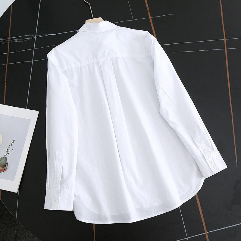 Blouse élégante et aérienne pour femmes avec col moderne Chic & Stil