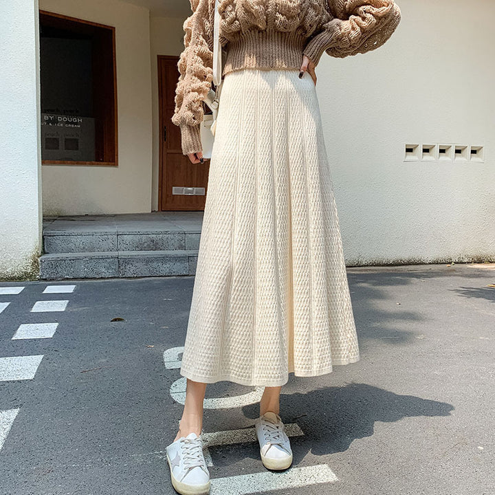 Midi skirt for women with textured design and elastic waistband Lune London