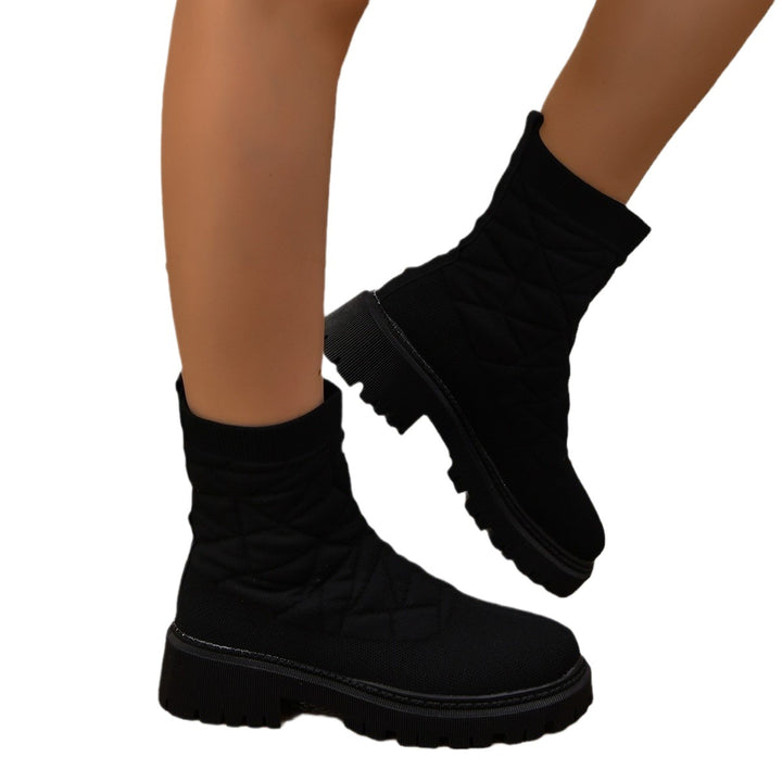 Trendy women’s boots with textured upper and slip-resistant molded sole Lune London