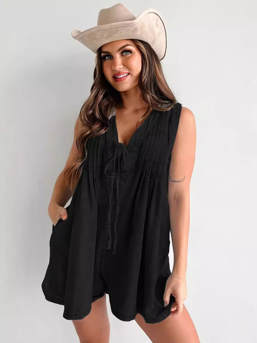 Casual jumpsuit for women with elegant pleats and practical pockets Lune London
