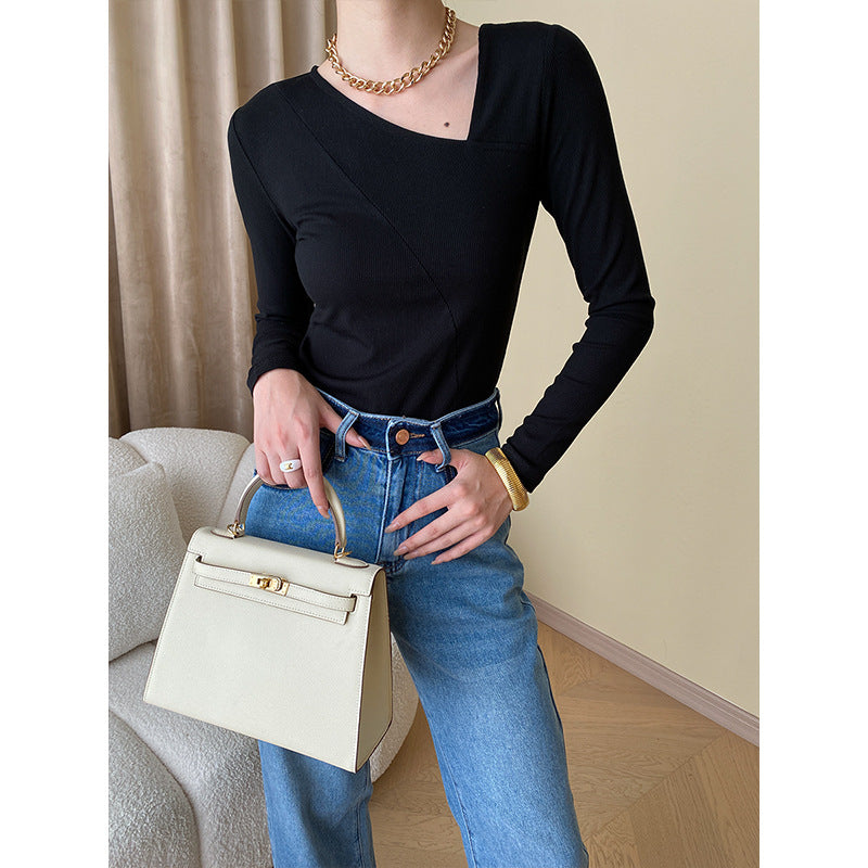 Ladies Fitted Long Sleeve with V-Neck Chic & Stil