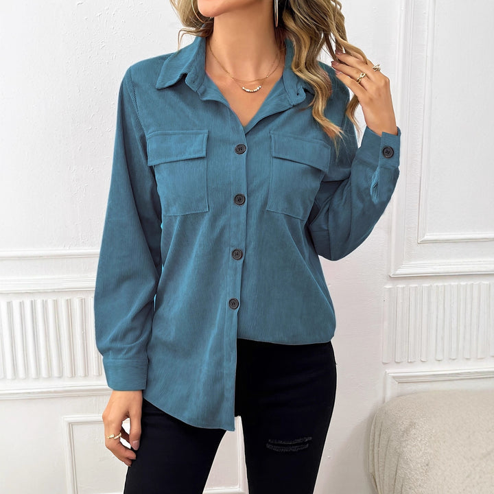 Casual corduroy jacket for women with practical pockets and button closure Lune London