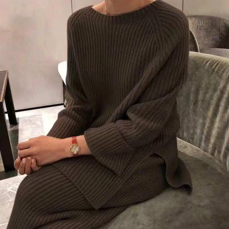 Knitted set for women with a relaxed fit and elegant design Lune London