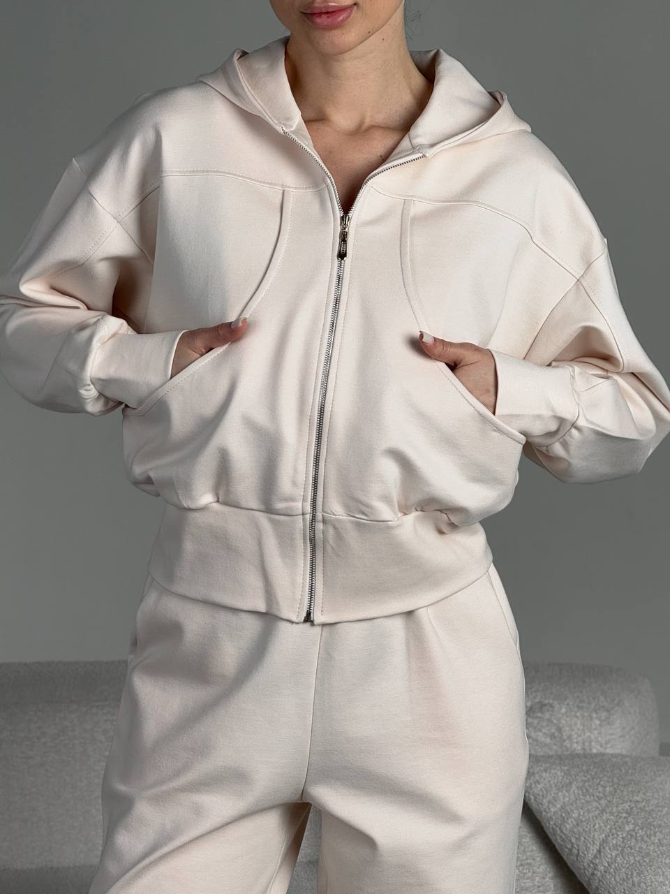 Women’s casual hooded jacket with high-quality zipper Chic & Stil
