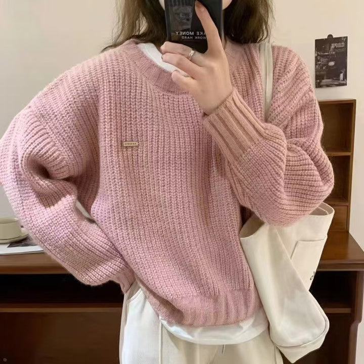Loose knit sweater for women with casual cut Lune London