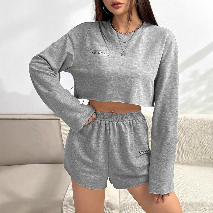 Casual leisure set for women with relaxed crop top and shorts Lune London