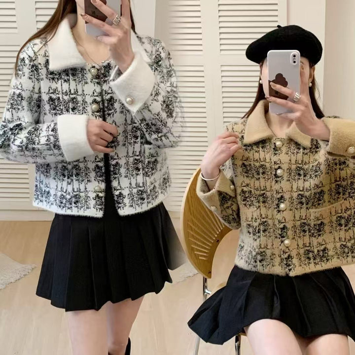 Women Elegant Knit Jacket with Pearl Buttons and Chic Collar
