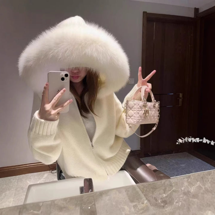 Women cozy knit vest with luxurious fur collar and zipper Lune London