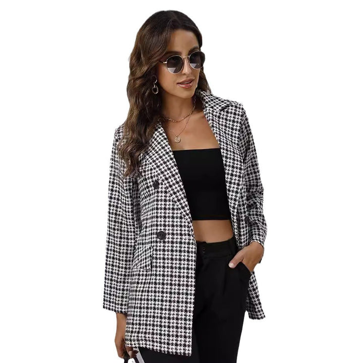 Elegant checkered blazer for women with double-breasted buttons Lune London