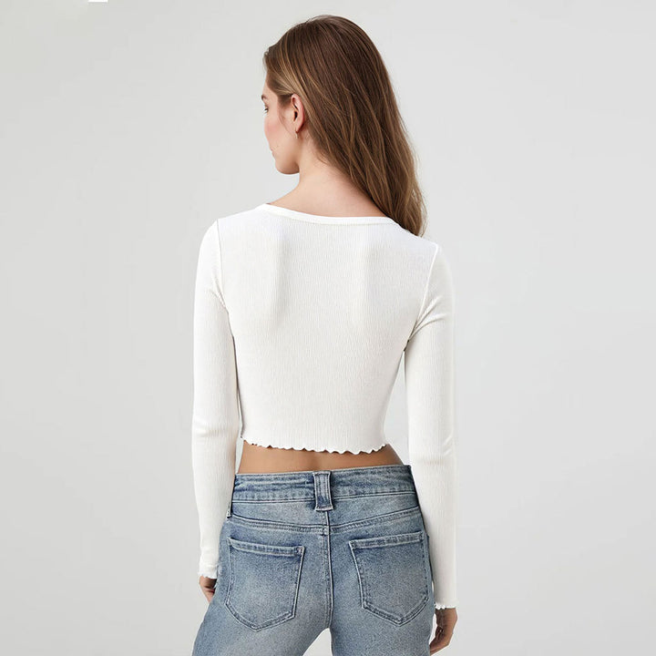 Short long-sleeve blouse for women with playful gathered hem Chic & Stil