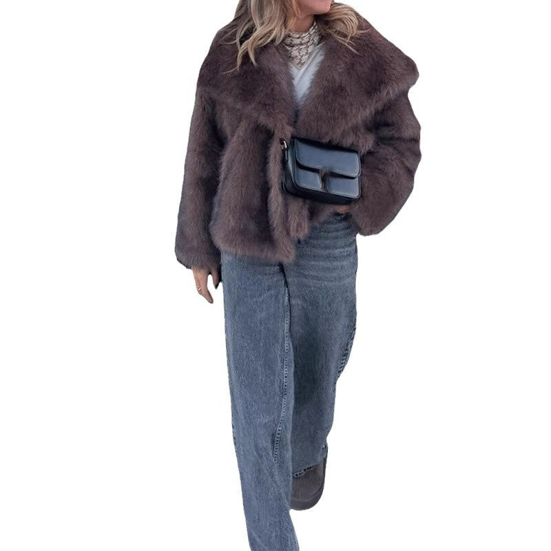 Ladies Elegant Faux Fur Coat with a Voluminous Collar Lune London