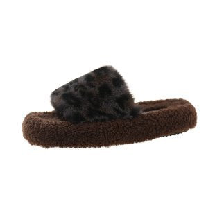 Women soft animal print slippers Lune London