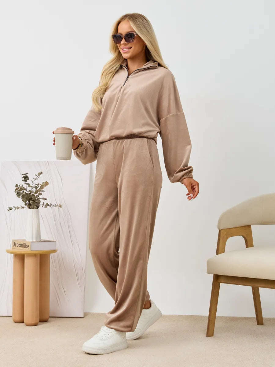 Ladies Velour Tracksuit with High Collar and Elastic Cuffs Chic & Stil