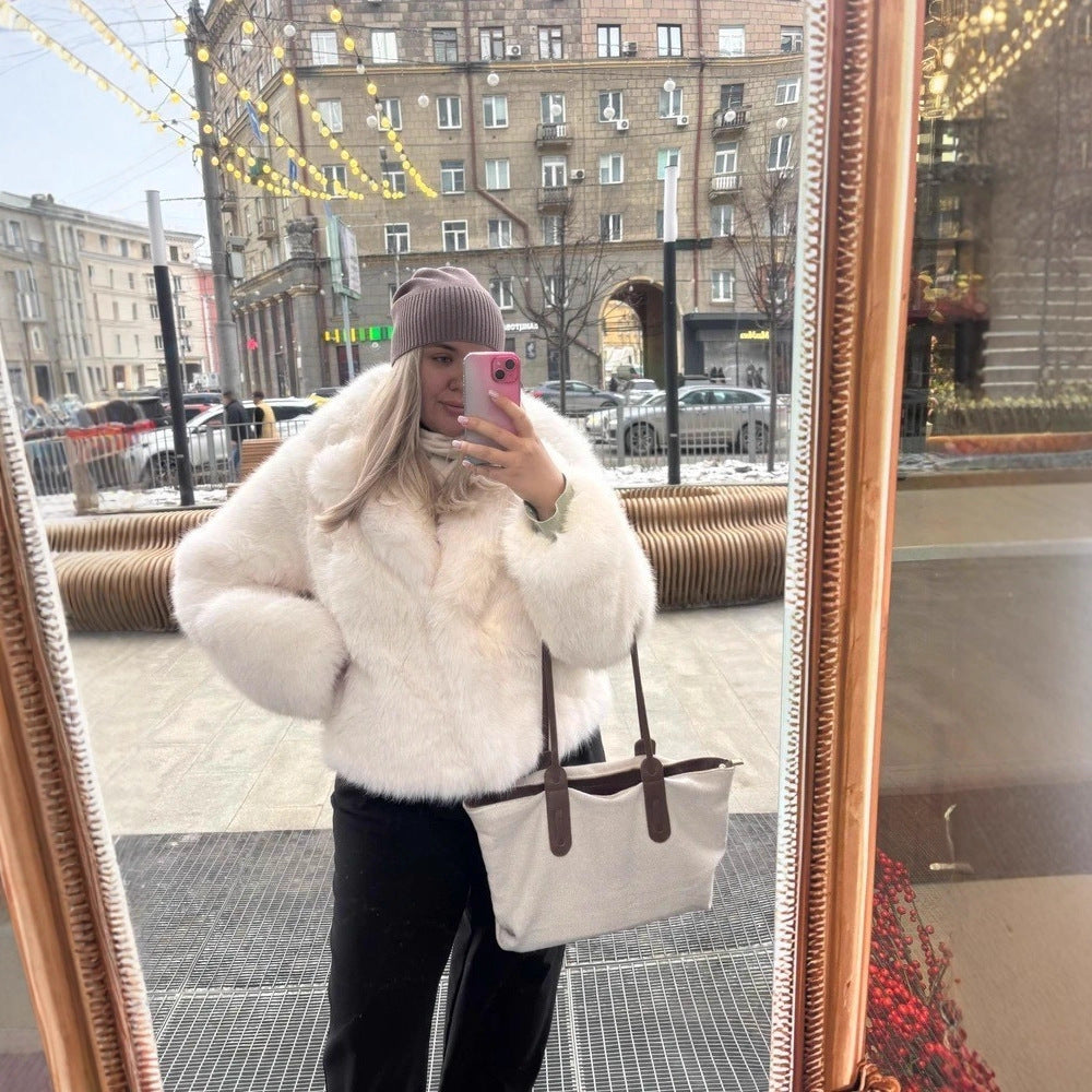 Ladies fashion oversized fur coat Chic und Style