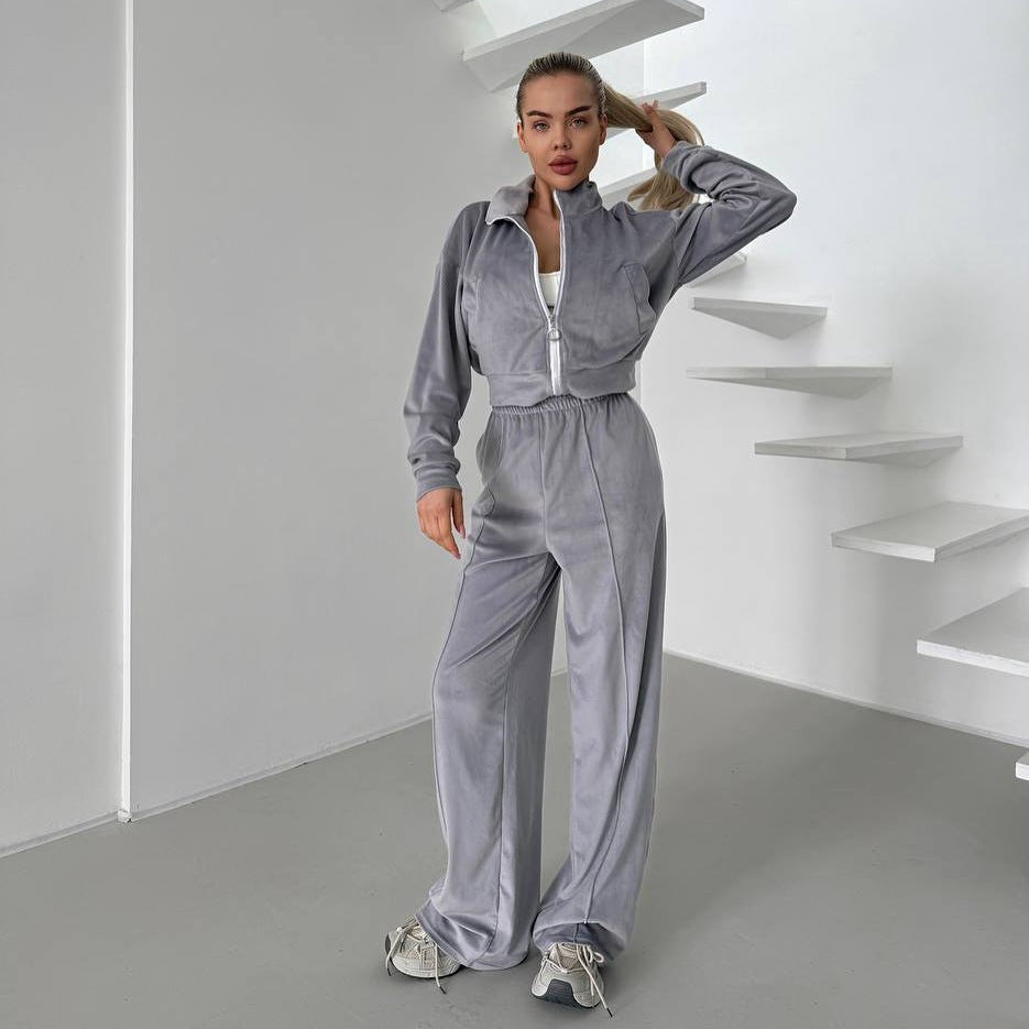 Sporty polar jogging set for women with zippered closure and soft lining Lune London