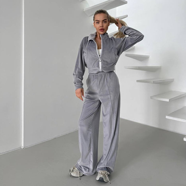 Sporty polar jogging set for women with zippered closure and soft lining Lune London