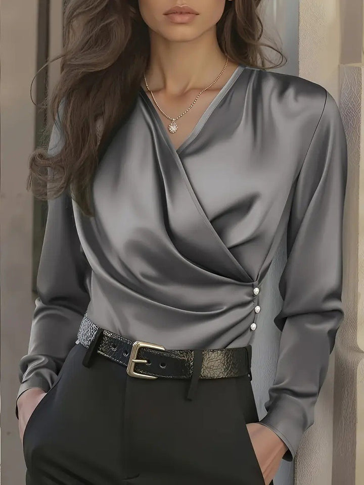 Blouse enroulée élégante pour femmes avec détails de boutons Chic & Stil