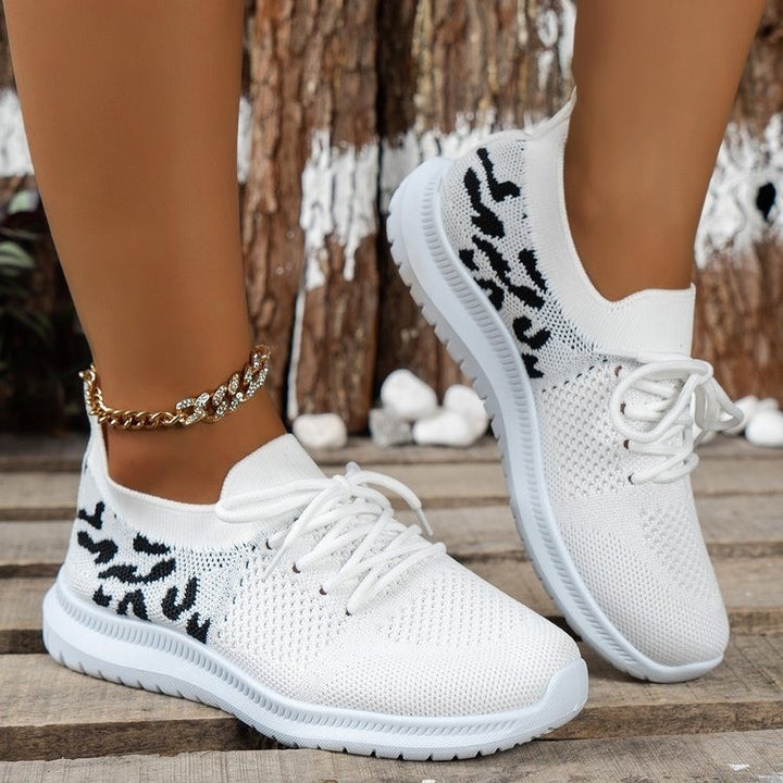 Breathable sneakers for women with elastic mesh upper Lune London