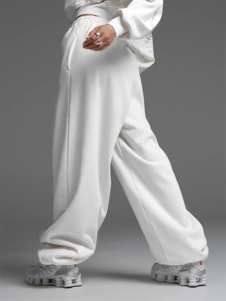 Casual pants for women with a loose fit and elastic waistband Lune London