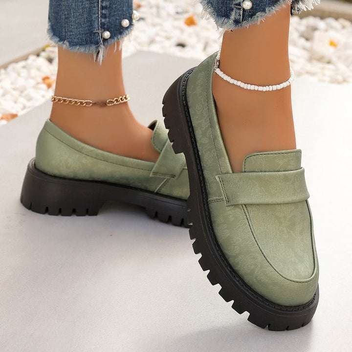 Loafers for women with a robust profile and elegant design Lune London