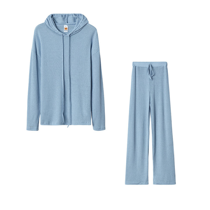 Comfortable women's outfit with hood and loose fit Lune London