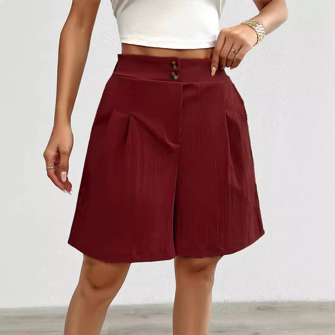 Lune London Elegant women's shorts with button closure and pleated design