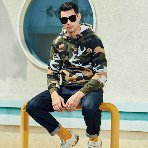 Cozy hooded sweatshirt for men with trendy camouflage pattern Lune London