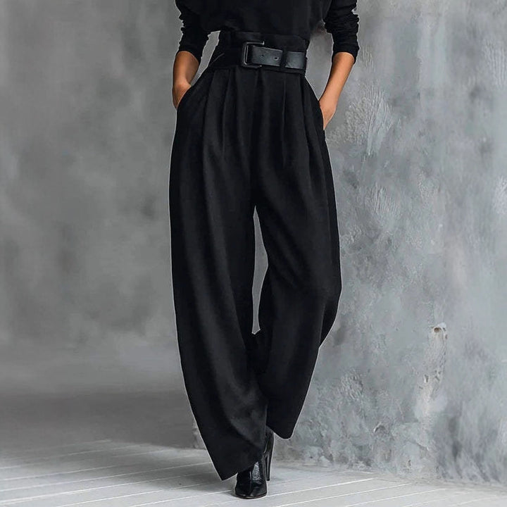 Combinaison utilitaire pour femme avec col haut et ceinture à la taille Chic & Stil