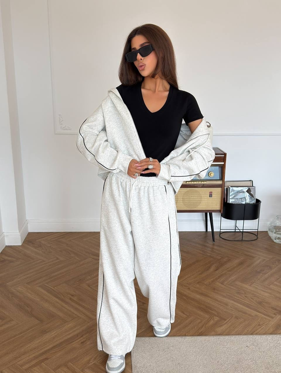 Women's casual tracksuit with cropped hoodie and loose joggers Lune London