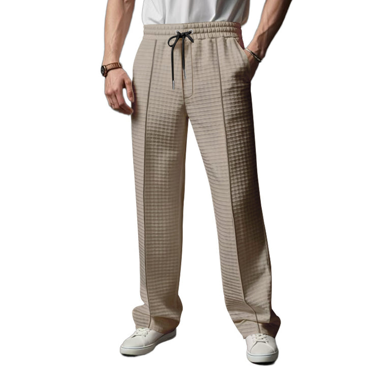 Casual sports pants for men with elastic waist and structured design Lune London