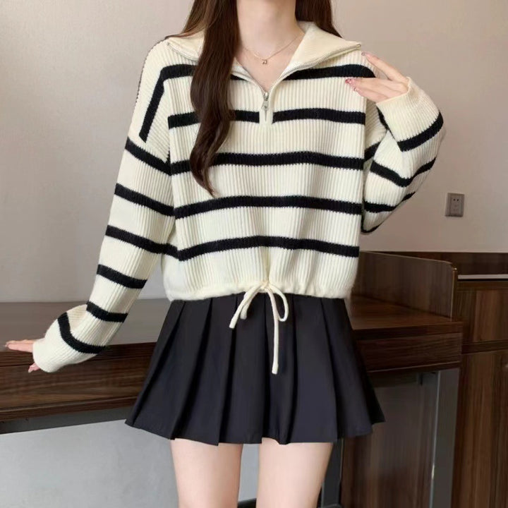 Cropped sweater for women with a high collar and braided hem Lune London