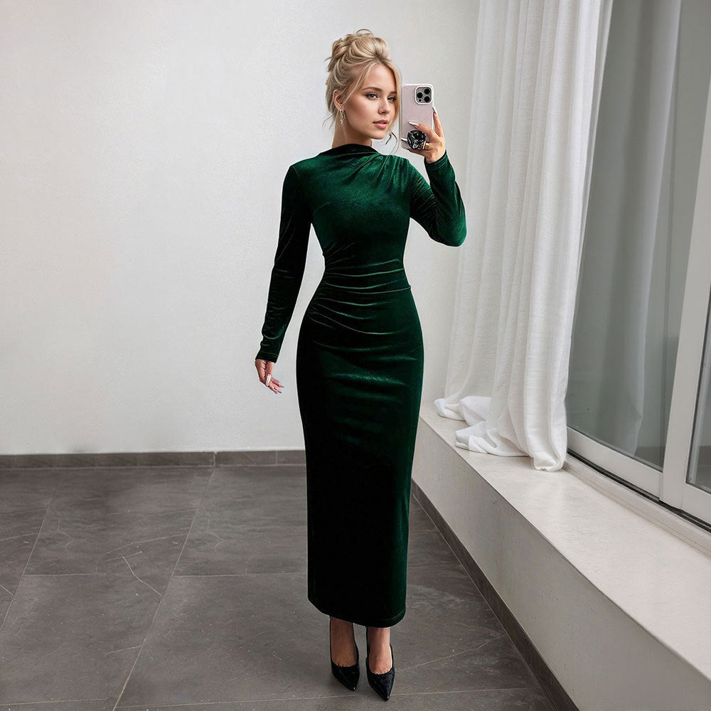 Elegant maxi dress for women with long sleeves and draped design Chic & Stil