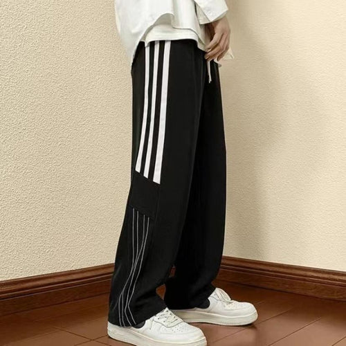 Men's sporty leisure pants with modern side details Lune London