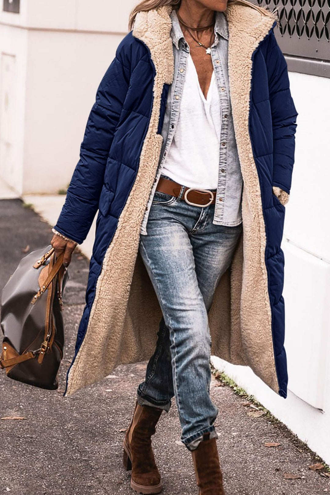 Ladies cozy winter coat with high-quality plush lining and practical pockets Lune London