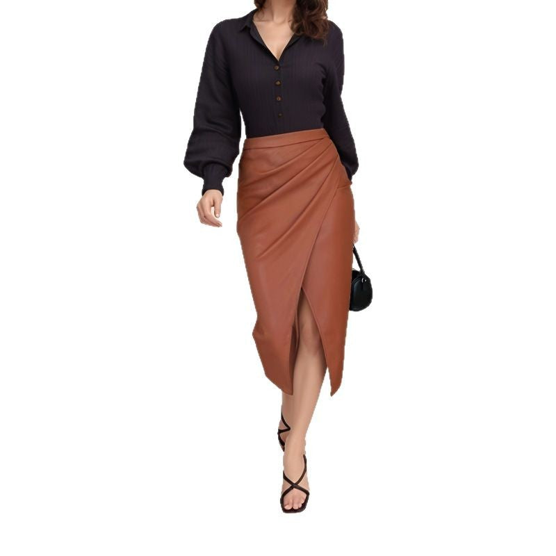 High-waisted pencil skirt for women in faux leather with asymmetrical slit Lune London