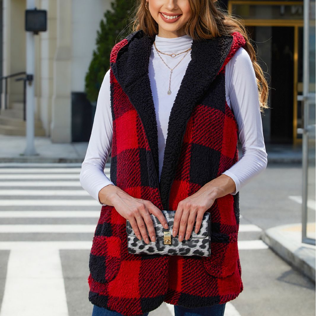 Ladies Cozy Gilet with Checked Pattern and Large Pockets Lune London