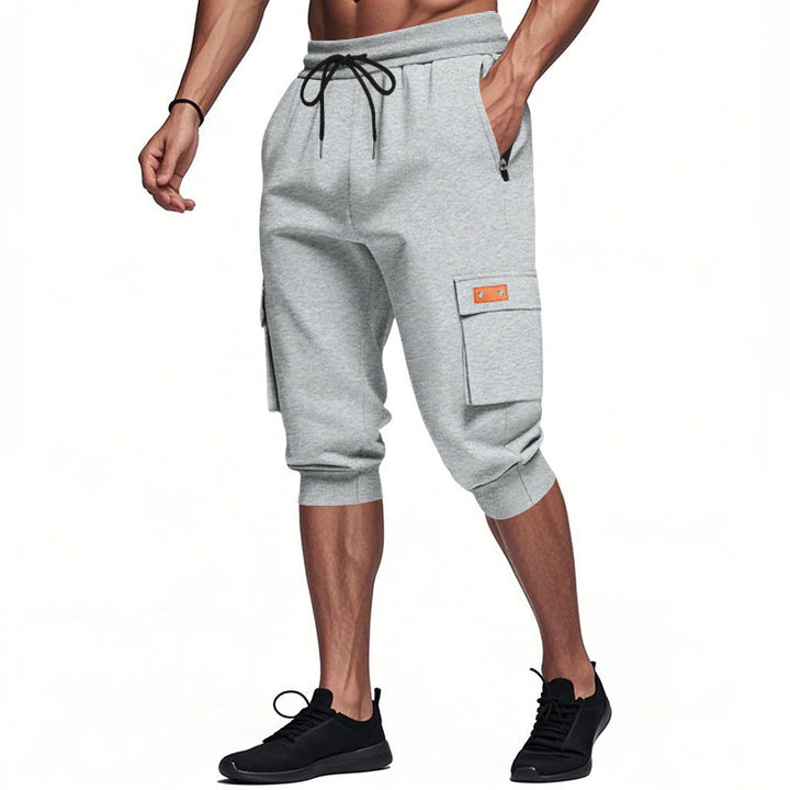 Stylish cargo pants for men with short legs and practical pockets Chic and Style