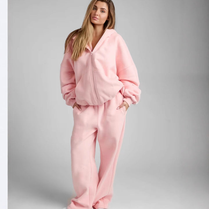 Oversized hoodie for women with a comfortable fit and deep pockets Lune London