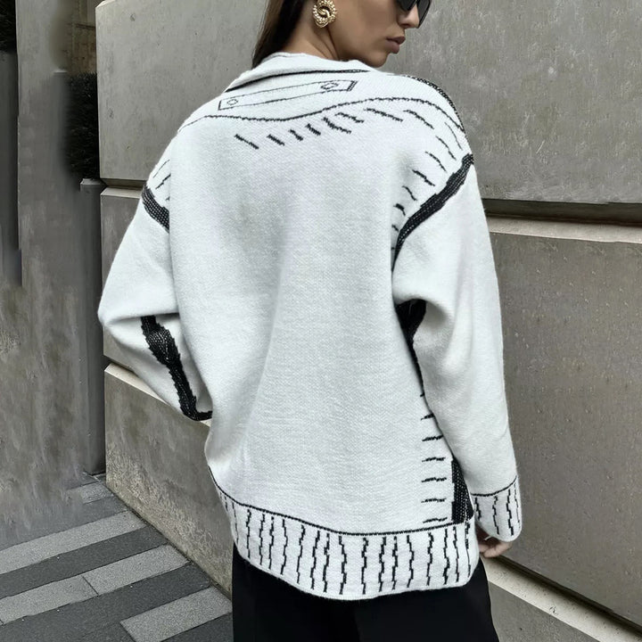 Cardigan pour femmes avec motif artistique et détails pratiques de boutons Chic & Stil