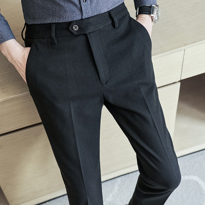 Elegant suit trousers for men with a slim fit and fine texture Lune London