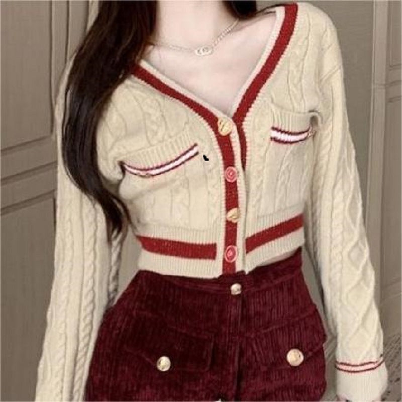 Knitted women's jacket with braided pattern and contrasting pockets Lune London