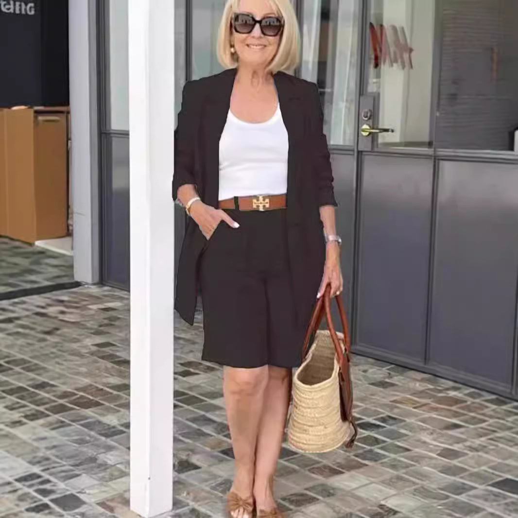 Fashion blazer-shorts set for women with double-breasted buttons and elegant cut Lune London