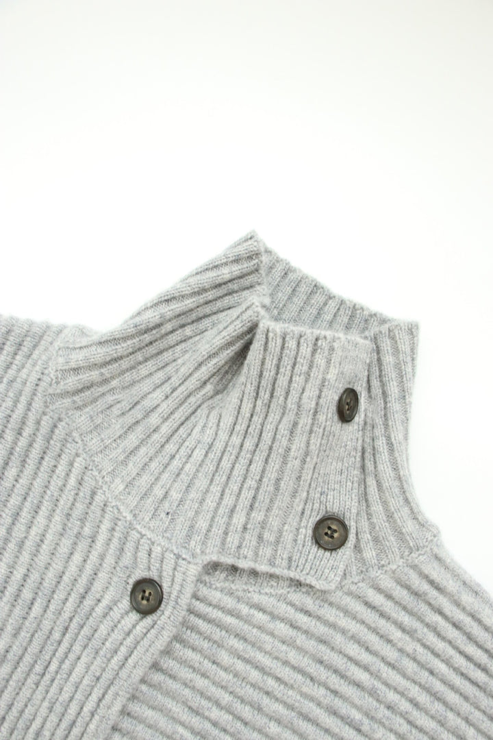 Cardigan Femme Détendu avec Col Haut et Détails Bouton Chic & Stil