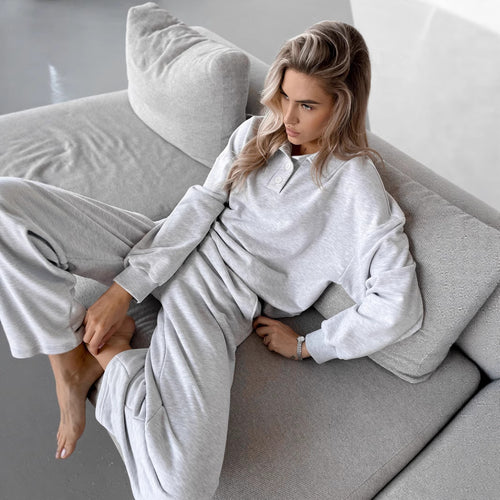 Casual women's sweater with button details and loose fit Lune London