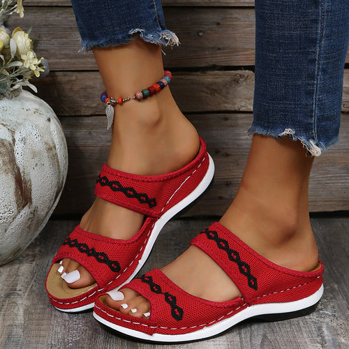 Comfortable women's sandals with elastic straps and an anatomical footbed Lune London