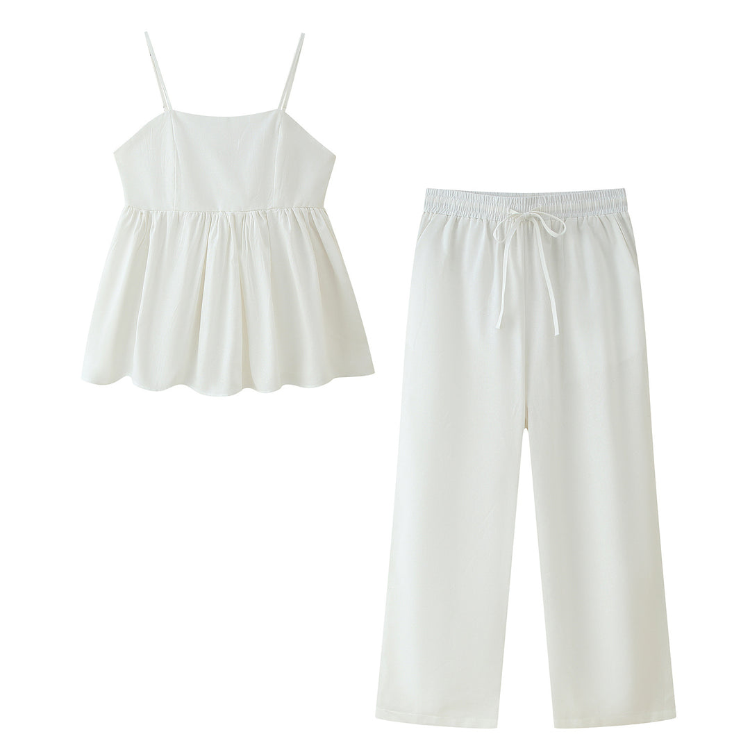 Cotton pajama set for women with adjustable spaghetti straps and elastic waist Lune London