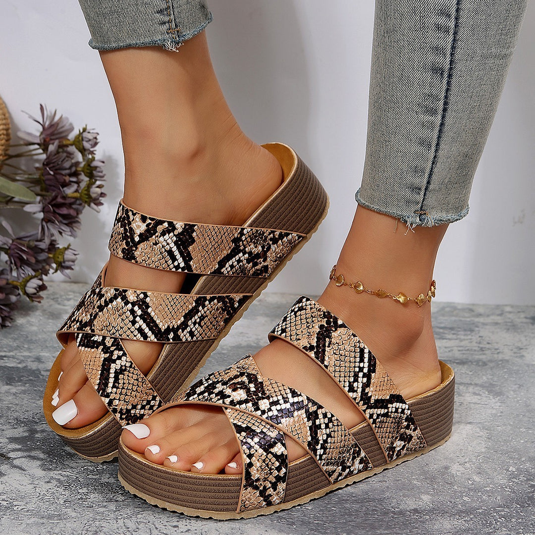 Comfortable and stylish boots for ladies with braided strap Lune London